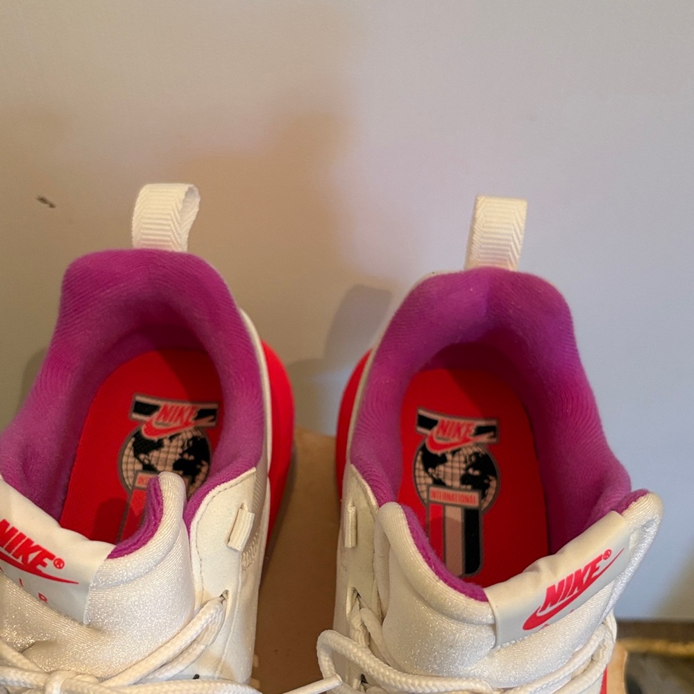 Nike Air Max INTRLK Lite Women's Running Shoes Size 7 White Pink CZ6151-100 - Picture 5 of 12